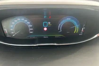 Photo 17 Peugeot 3008  Hybrid 225 e-EAT8