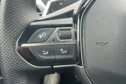 Photo 14 Peugeot 3008  Hybrid 225 e-EAT8