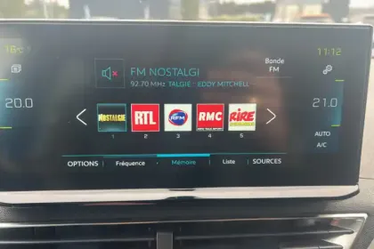 Photo 19 Peugeot 3008  Hybrid 225 e-EAT8