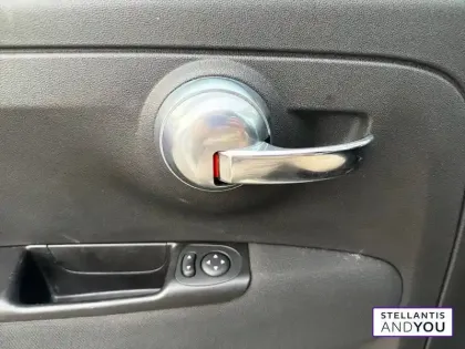 Photo 20 Abarth 500 695 1.4 Turbo 16V T-Jet 180 ch BVM5