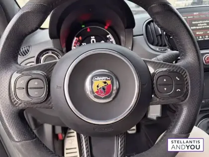 Photo 23 Abarth 500 695 1.4 Turbo 16V T-Jet 180 ch BVM5
