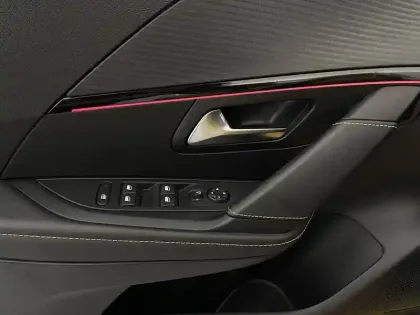 Photo 28 Peugeot 208  PureTech 100 S&S BVM6