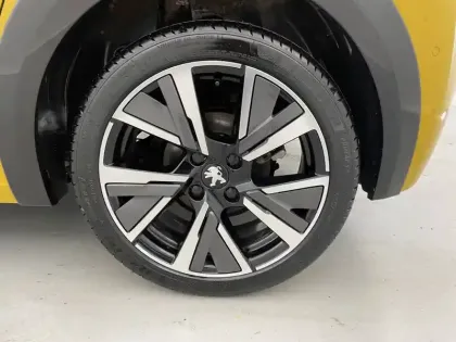 Photo 15 Peugeot 208  PureTech 100 S&S BVM6