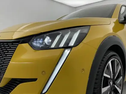 Photo 26 Peugeot 208  PureTech 100 S&S BVM6