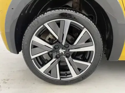 Photo 18 Peugeot 208  PureTech 100 S&S BVM6