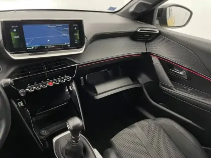 Photo 31 Peugeot 208  PureTech 100 S&S BVM6