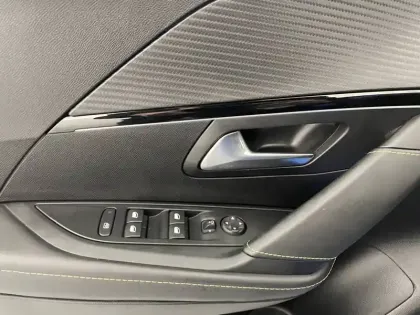 Photo 31 Peugeot 208  Electrique 50 kWh 136ch