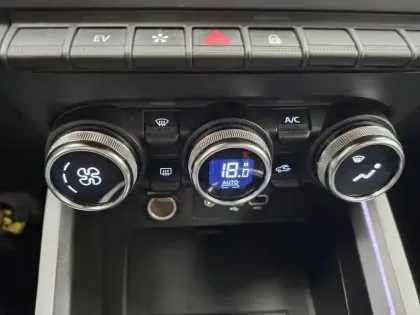 Photo 44 Renault Clio  E-Tech 140 - 21N