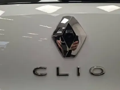 Photo 8 Renault Clio  E-Tech 140 - 21N