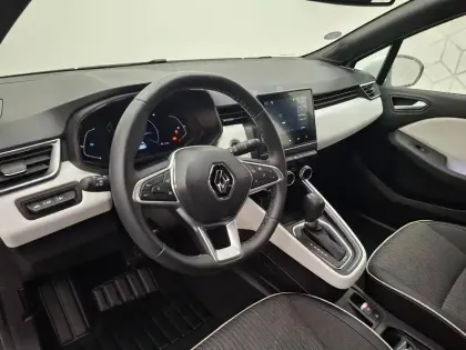 Photo 31 Renault Clio  E-Tech 140 - 21N