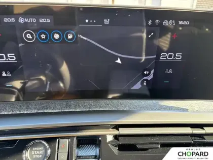 Photo 13 Peugeot 5008  Hybrid 145 ch e-DCS6