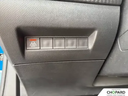 Photo 19 Peugeot 2008  Electrique 136 ch