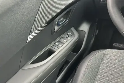 Photo 22 Peugeot 208 Gén. II Ph2 Allure 5