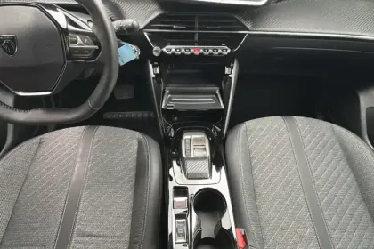 Photo 82 Peugeot 208  Hybrid 100 e-DCS6