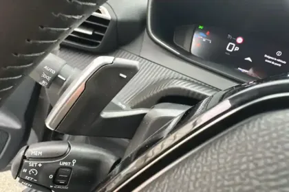 Photo 85 Peugeot 208  Hybrid 100 e-DCS6