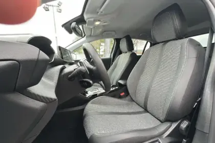 Photo 39 Peugeot 208  Hybrid 100 e-DCS6