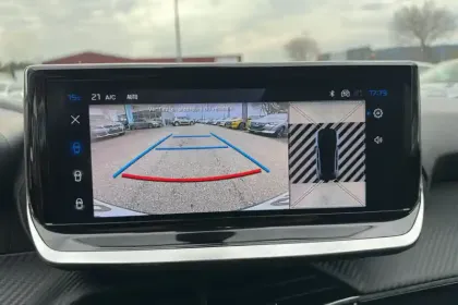 Photo 88 Peugeot 208  Hybrid 100 e-DCS6