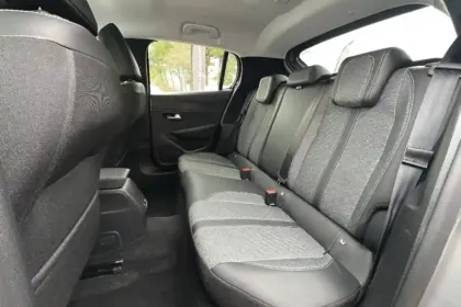 Photo 40 Peugeot 208  Hybrid 100 e-DCS6