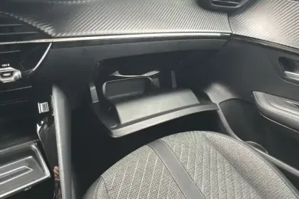 Photo 83 Peugeot 208  Hybrid 100 e-DCS6