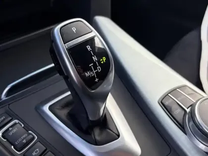 Photo 12 BMW Serie 3 320d 190 ch