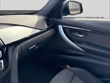 Photo 29 BMW Serie 3 320d 190 ch