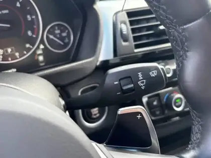 Photo 21 BMW Serie 3 320d 190 ch