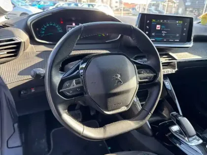 Photo 8 Peugeot 208  Electrique 50 kWh 136ch