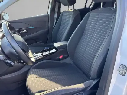 Photo 10 Peugeot 208  Electrique 50 kWh 136ch