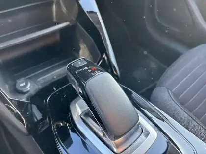 Photo 13 Peugeot 208  Electrique 50 kWh 136ch