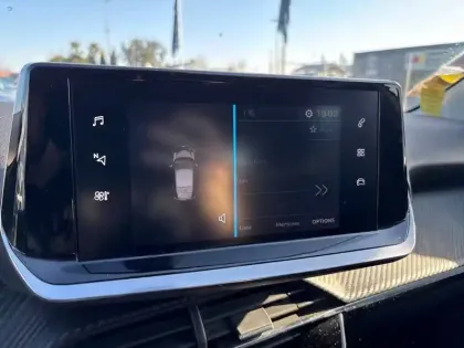 Photo 14 Peugeot 208  Electrique 50 kWh 136ch