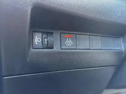 Photo 19 Peugeot 208  Electrique 50 kWh 136ch