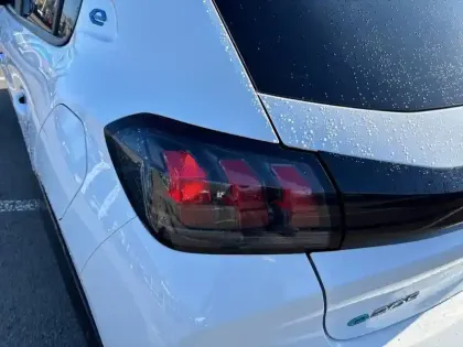 Photo 16 Peugeot 208  Electrique 50 kWh 136ch