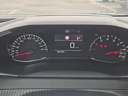 Photo 9 Peugeot 2008  PureTech 130 S&S EAT8