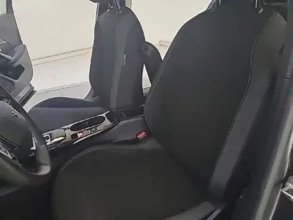 Photo 31 Peugeot 2008 Gén. II Ph1 NG Style 5