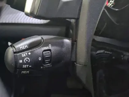 Photo 46 Peugeot 2008 Gén. II Ph1 NG Style 5