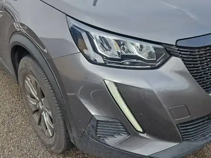 Photo 15 Peugeot 2008  PureTech 130 S&S EAT8