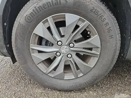 Photo 12 Peugeot 2008  PureTech 130 S&S EAT8