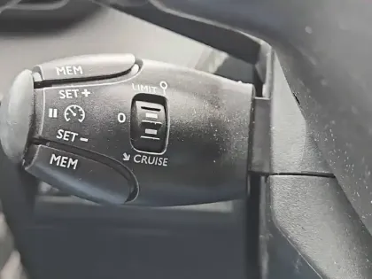 Photo 20 Peugeot 2008  PureTech 130 S&S EAT8