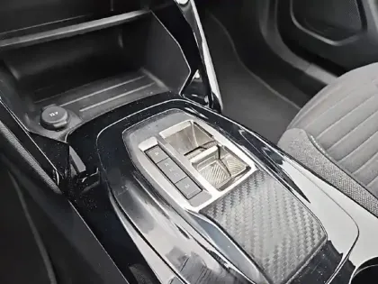 Photo 13 Peugeot 2008  PureTech 130 S&S EAT8