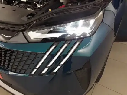 Photo 15 Peugeot 3008  Hybrid 145 e-DCS6