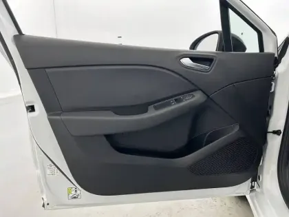 Photo 28 Renault Clio  E-Tech full hybrid 145