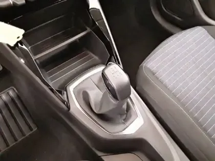 Photo 13 Peugeot 208  PureTech 75 S&S BVM5