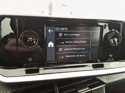 Photo 43 Peugeot 208 Gén. II Ph1 NG Like 5