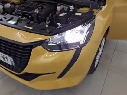 Photo 15 Peugeot 208  PureTech 75 S&S BVM5