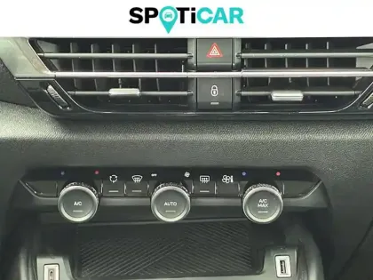 Photo 11 Citroën C4 e- 136 ch Automatique