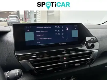 Photo 32 Citroën C4 e- 136 ch Automatique