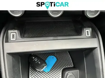 Photo 37 Citroën C4 e- 136 ch Automatique