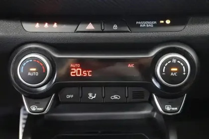 Photo 60 Kia Stonic  1.0 T-GDi 120 ch MHEV DCT7