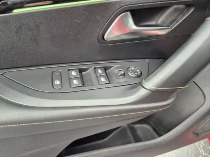 Photo 59 Peugeot 2008  BlueHDi 130 S&S EAT8