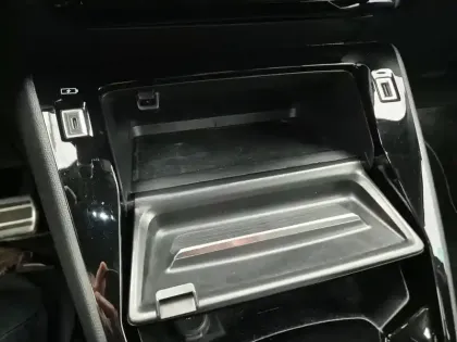 Photo 74 Peugeot 2008  BlueHDi 130 S&S EAT8